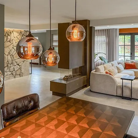 Beautiful In With House A Panoramic View *